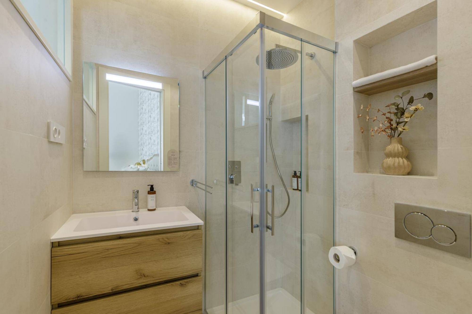 Marques De Velazquez II By Caleta Homes Malaga Luaran gambar