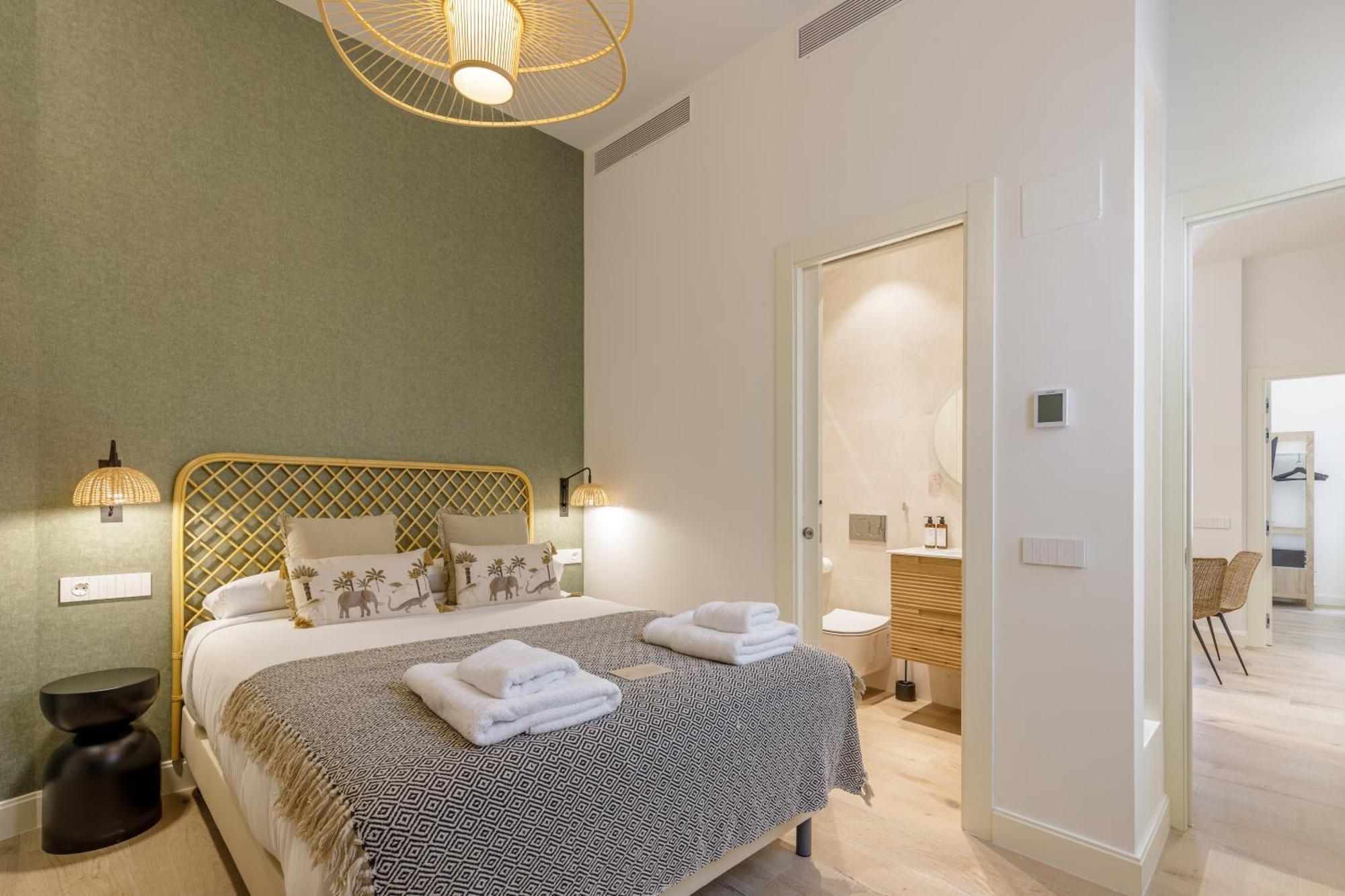 Marques De Velazquez II By Caleta Homes Malaga Luaran gambar